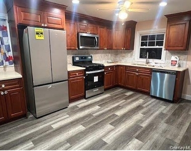 1050 Sullivan Street - Photo Thumbnail 1