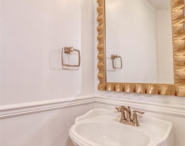 80 Alexander Court - Photo Thumbnail 15