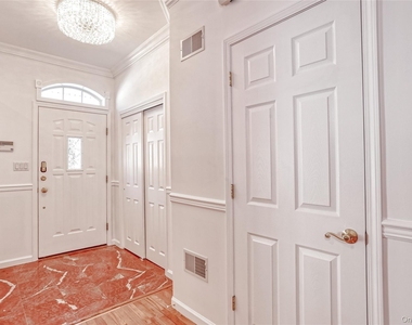 80 Alexander Court - Photo Thumbnail 2