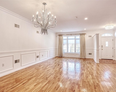 80 Alexander Court - Photo Thumbnail 4