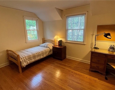 261 Fox Meadow Road - Photo Thumbnail 6