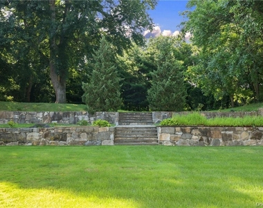 261 Fox Meadow Road - Photo Thumbnail 10