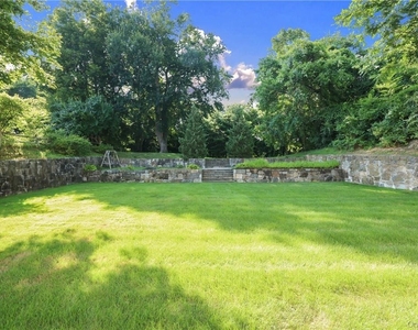261 Fox Meadow Road - Photo Thumbnail 9