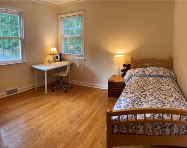 261 Fox Meadow Road - Photo Thumbnail 7