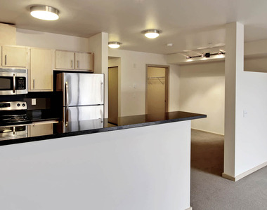 1408 E Union St - Photo Thumbnail 9