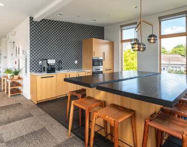 1408 E Union St - Photo Thumbnail 15