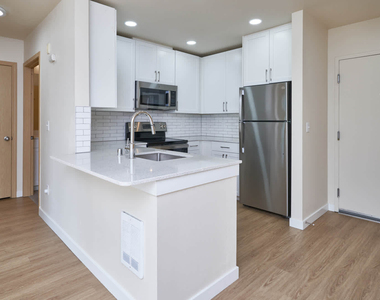 810 12th Avenue - Photo Thumbnail 6