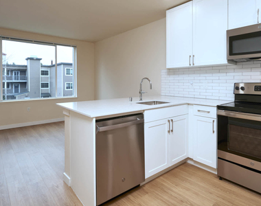810 12th Avenue - Photo Thumbnail 31