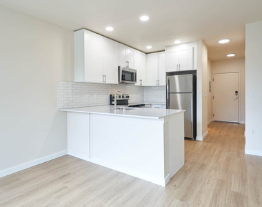 810 12th Avenue - Photo Thumbnail 8