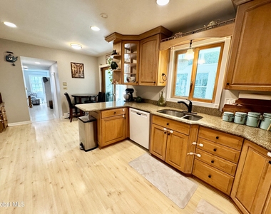 11 Hearthside Drive - Photo Thumbnail 15