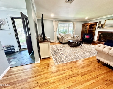 11 Hearthside Drive - Photo Thumbnail 6