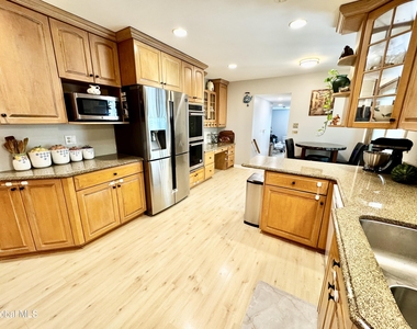 11 Hearthside Drive - Photo Thumbnail 16