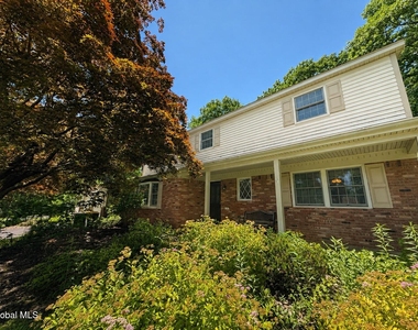 11 Hearthside Drive - Photo Thumbnail 3