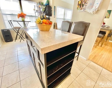 790 Harbortown Boulevard - Photo Thumbnail 5