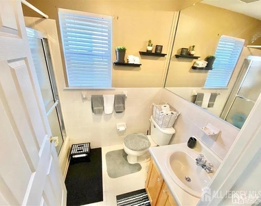 790 Harbortown Boulevard - Photo Thumbnail 16