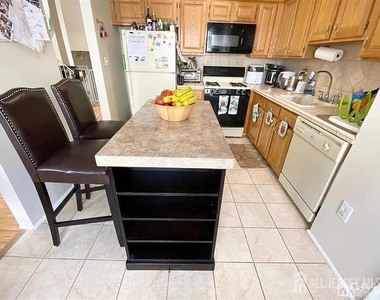 790 Harbortown Boulevard - Photo Thumbnail 4
