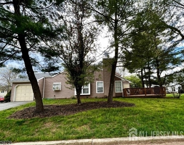 173 Jordans Circle - Photo Thumbnail 6