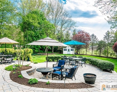 5 Erin Court - Photo Thumbnail 22