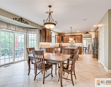 5 Erin Court - Photo Thumbnail 7