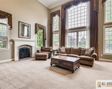 5 Erin Court - Photo Thumbnail 8