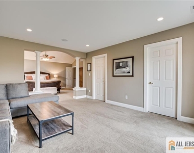 5 Erin Court - Photo Thumbnail 13