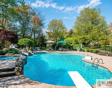 5 Erin Court - Photo Thumbnail 20