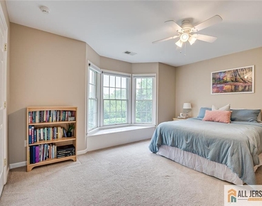 5 Erin Court - Photo Thumbnail 15