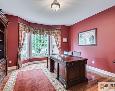 5 Erin Court - Photo Thumbnail 10