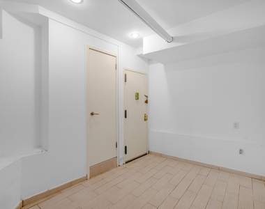 248 Bainbridge Street - Photo Thumbnail 8
