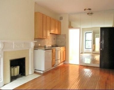 110 E 61st Street - Photo Thumbnail 7