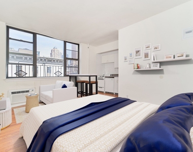 400 W 45th Street - Photo Thumbnail 2