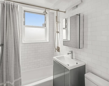 69 5th Avenue - Photo Thumbnail 10