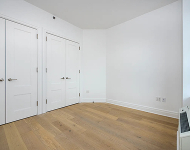 13-33 Jackson Avenue - Photo Thumbnail 5