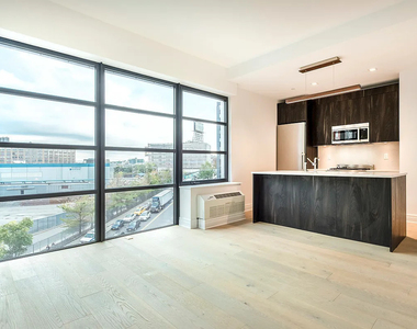 13-33 Jackson Avenue - Photo Thumbnail 3