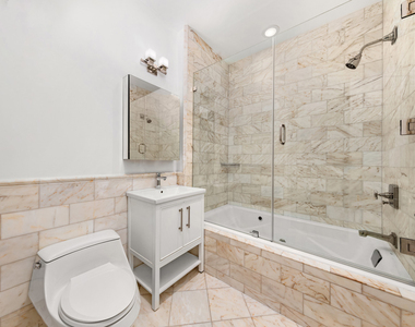 12 E 62nd Street - Photo Thumbnail 5