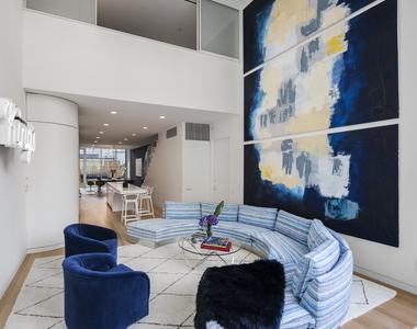 524 W 19th Street - Photo Thumbnail 1