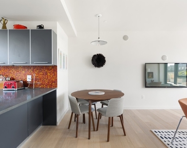 70 Berry Street - Photo Thumbnail 3