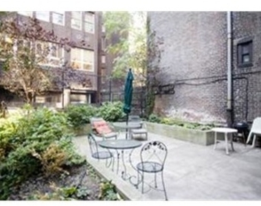 240 E 24th Street - Photo Thumbnail 7
