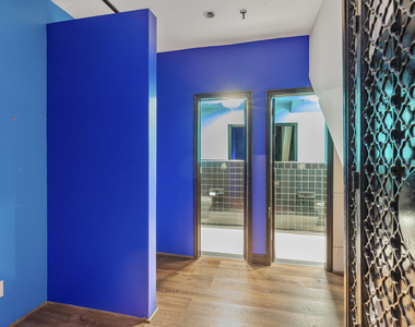 407 W 39th Street - Photo Thumbnail 6