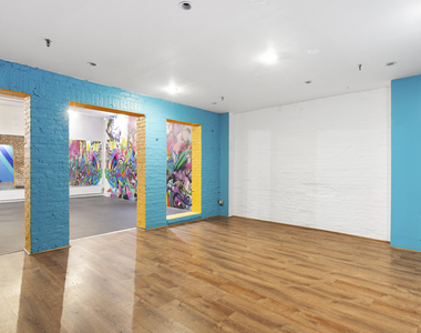 407 W 39th Street - Photo Thumbnail 3