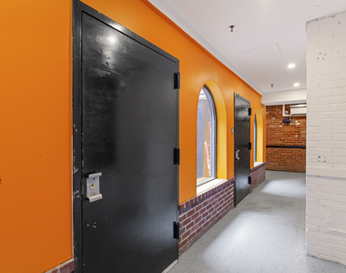 407 W 39th Street - Photo Thumbnail 9