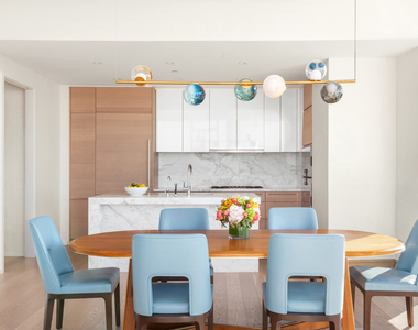 30 Riverside Boulevard - Photo Thumbnail 1