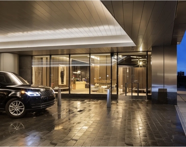 30 Riverside Boulevard - Photo Thumbnail 20