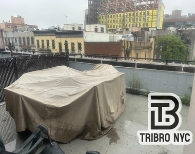 101 E 101st Street - Photo Thumbnail 3