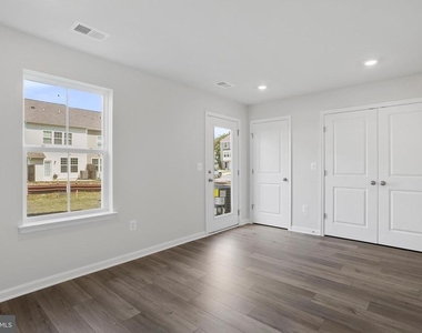 131 Kinkade Court - Photo Thumbnail 3