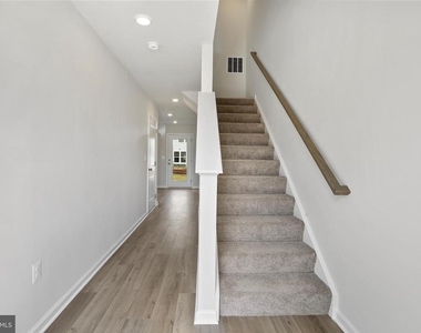 131 Kinkade Court - Photo Thumbnail 4