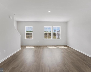 131 Kinkade Court - Photo Thumbnail 15