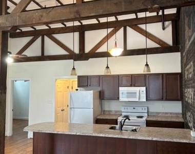302 N Cameron Street - Photo Thumbnail 6