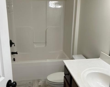 302 N Cameron Street - Photo Thumbnail 16