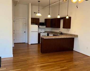 302 N Cameron Street - Photo Thumbnail 5